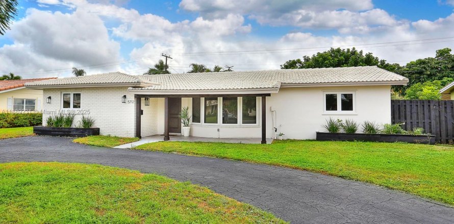 House in Fort Lauderdale, Florida 4 bedrooms, 169.83 sq.m. № 1938689
