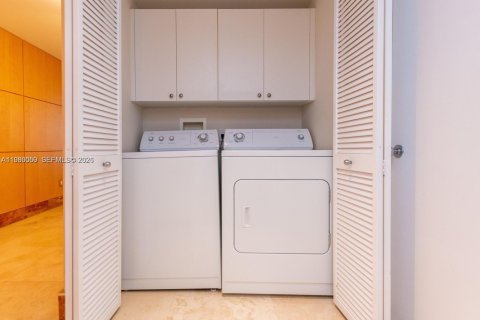 Купить кондоминиум в Майами, Флорида 3 спальни, 218.6м2, № 2046374 - фото 13