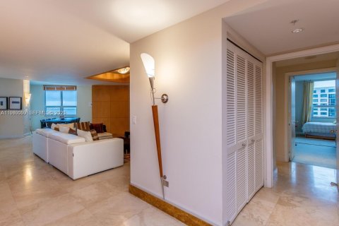 Купить кондоминиум в Майами, Флорида 3 спальни, 218.6м2, № 2046374 - фото 30