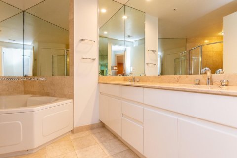 Купить кондоминиум в Майами, Флорида 3 спальни, 218.6м2, № 2046374 - фото 23
