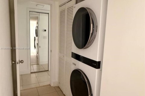 Apartamento en alquiler en Miami, Florida, 2 dormitorios, 97.55 m2 № 2085485 - foto 21