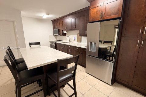 Apartamento en alquiler en Miami, Florida, 2 dormitorios, 97.55 m2 № 2085485 - foto 25