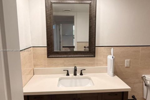 Apartamento en alquiler en Miami, Florida, 2 dormitorios, 97.55 m2 № 2085485 - foto 15