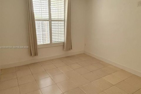 Apartamento en alquiler en Miami, Florida, 2 dormitorios, 97.55 m2 № 2085485 - foto 3
