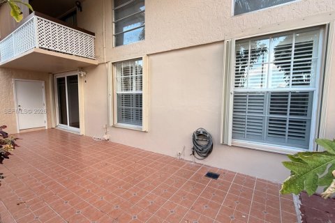 Apartamento en alquiler en Miami, Florida, 2 dormitorios, 97.55 m2 № 2085485 - foto 2