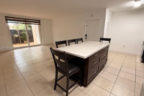 Apartamento en alquiler en Miami, Florida, 2 dormitorios, 97.55 m2 № 2085485 - foto 12
