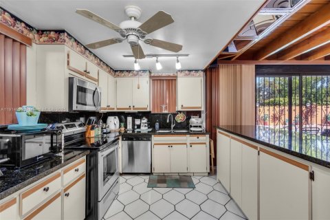 Купить виллу или дом в Майами, Флорида 4 спальни, 173.08м2, № 1971741 - фото 16