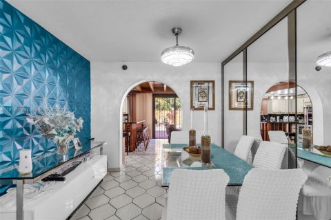 Купить виллу или дом в Майами, Флорида 4 спальни, 173.08м2, № 1971741 - фото 9