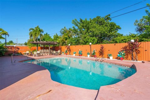 Купить виллу или дом в Майами, Флорида 4 спальни, 173.08м2, № 1971741 - фото 28