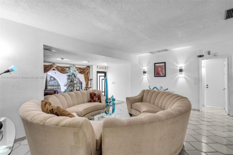 Купить виллу или дом в Майами, Флорида 4 спальни, 173.08м2, № 1971741 - фото 8