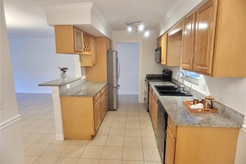Copropriété à louer à Sarasota, Floride: 2 chambres, 104.24 m2 № 2167447 - photo 2