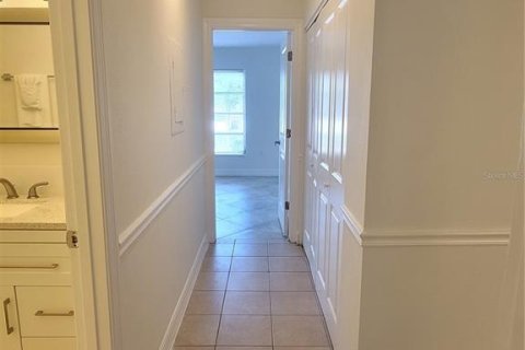 Copropriété à louer à Sarasota, Floride: 2 chambres, 104.24 m2 № 2167447 - photo 10