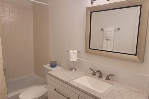 Copropriété à louer à Sarasota, Floride: 2 chambres, 104.24 m2 № 2167447 - photo 16