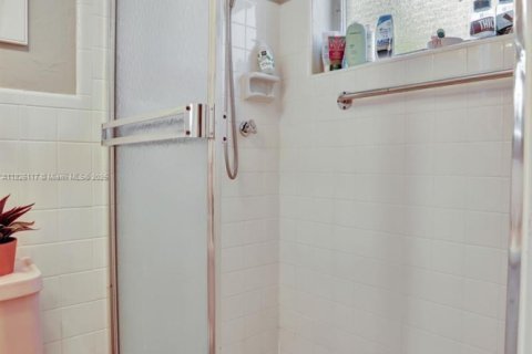 Copropriété à vendre à Fort Lauderdale, Floride: 2 chambres, 74.32 m2 № 1794161 - photo 20