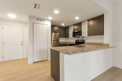 Condominio en venta en Orlando, Florida, 1 dormitorio, 69.68 m2 № 2101773 - foto 10