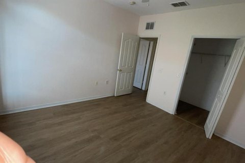 Снять в аренду таунхаус в Орландо, Флорида 4 комнаты, 126.44м2, № 1725082 - фото 17