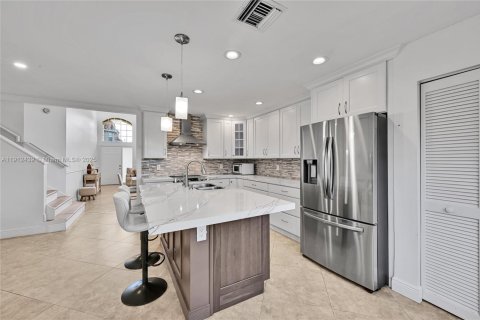 Villa ou maison à vendre à Margate, Floride: 4 chambres, 196.02 m2 № 1966854 - photo 4