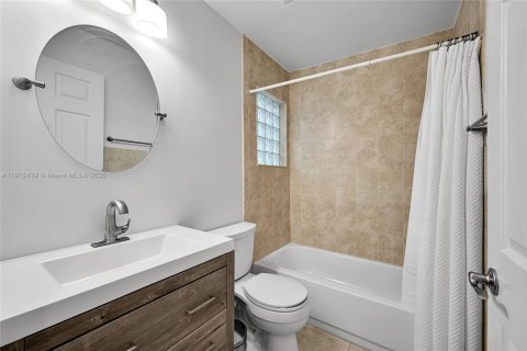 Villa ou maison à vendre à Margate, Floride: 4 chambres, 196.02 m2 № 1966854 - photo 14