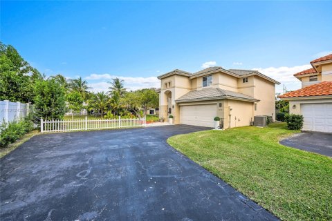 Villa ou maison à vendre à Margate, Floride: 4 chambres, 196.02 m2 № 1966854 - photo 1