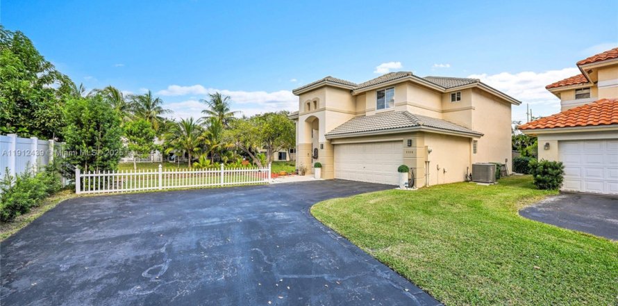 Villa ou maison à Margate, Floride 4 chambres, 196.02 m2 № 1966854