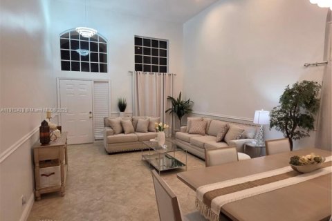 Villa ou maison à vendre à Margate, Floride: 4 chambres, 196.02 m2 № 1966854 - photo 6