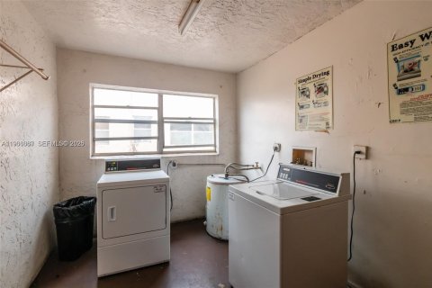 Condominio en venta en Lauderdale Lakes, Florida, 1 dormitorio, 77.57 m2 № 2027875 - foto 21