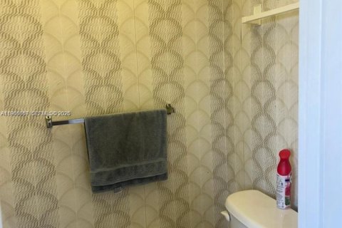 Condominio en venta en Lauderdale Lakes, Florida, 1 dormitorio, 77.57 m2 № 2027875 - foto 18