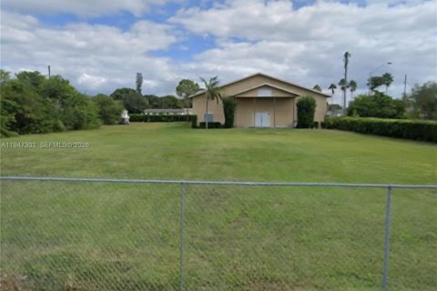 Immobilier commercial à vendre à Miami, Floride № 2003511 - photo 2