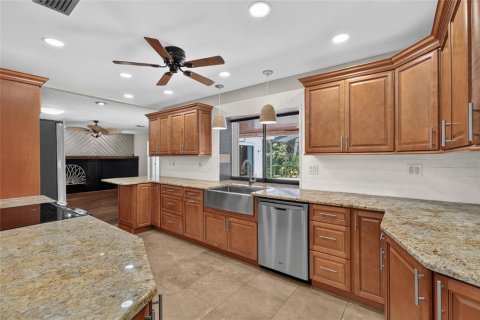 Casa en venta en Sarasota, Florida, 4 dormitorios, 240.62 m2 № 2203558 - foto 11