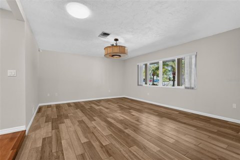 Casa en venta en Sarasota, Florida, 4 dormitorios, 240.62 m2 № 2203558 - foto 5