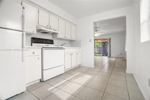 Villa ou maison à vendre à Pompano Beach, Floride: 3 chambres, 135.27 m2 № 1989891 - photo 17