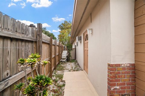 Villa ou maison à vendre à Pompano Beach, Floride: 3 chambres, 135.27 m2 № 1989891 - photo 20