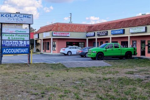 Commercial property in Port Richey, Florida 489.32 sq.m. № 2218113 - photo 2