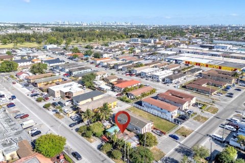 Villa ou maison à vendre à Hialeah, Floride: 3 chambres № 1934211 - photo 5