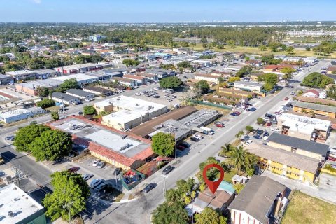 Villa ou maison à vendre à Hialeah, Floride: 3 chambres № 1934211 - photo 6