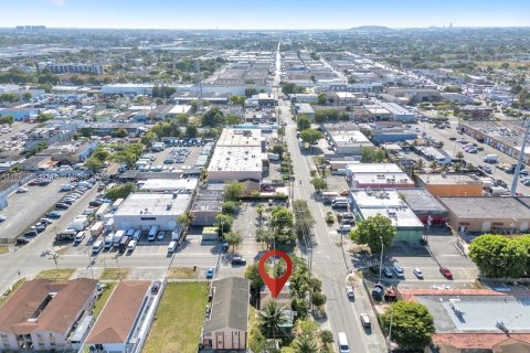 Villa ou maison à vendre à Hialeah, Floride: 3 chambres № 1934211 - photo 3