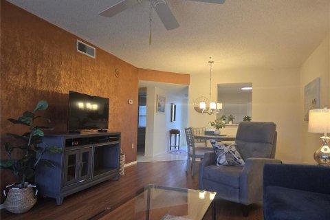 Condominio en alquiler en Clearwater, Florida, 2 dormitorios, 89.19 m2 № 1724852 - foto 4