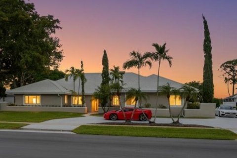 Купить виллу или дом в Веллингтон, Флорида 10 комнат, 286.32м2, № 2084954 - фото 1