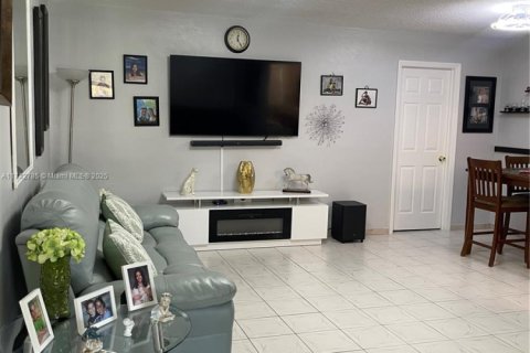 Condo in Hallandale Beach, Florida, 1 bedroom  № 1735662 - photo 6