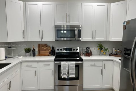 Touwnhouse à louer à Miramar, Floride: 4 chambres, 155.15 m2 № 2041026 - photo 12