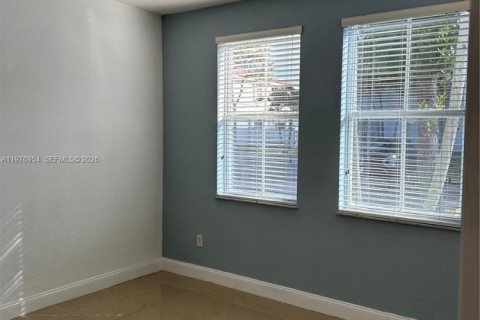 Touwnhouse à louer à Miramar, Floride: 4 chambres, 155.15 m2 № 2041026 - photo 15