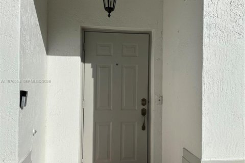 Touwnhouse à louer à Miramar, Floride: 4 chambres, 155.15 m2 № 2041026 - photo 2