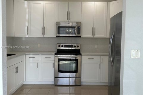 Touwnhouse à louer à Miramar, Floride: 4 chambres, 155.15 m2 № 2041026 - photo 9