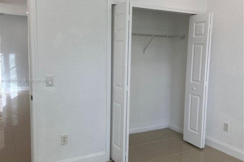 Touwnhouse à louer à Miramar, Floride: 4 chambres, 155.15 m2 № 2041026 - photo 16