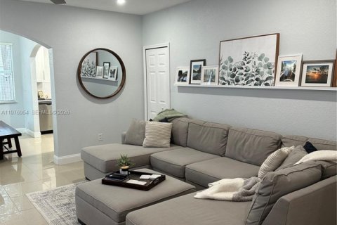 Touwnhouse à louer à Miramar, Floride: 4 chambres, 155.15 m2 № 2041026 - photo 6