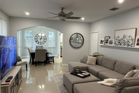 Touwnhouse à louer à Miramar, Floride: 4 chambres, 155.15 m2 № 2041026 - photo 7