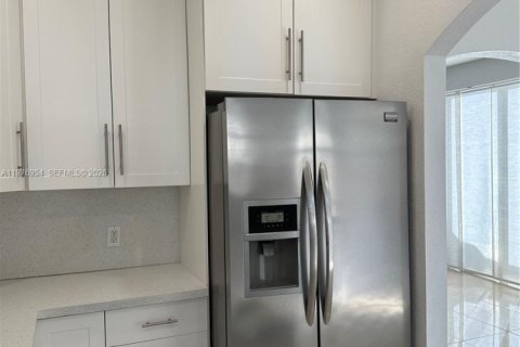 Touwnhouse à louer à Miramar, Floride: 4 chambres, 155.15 m2 № 2041026 - photo 11