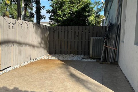 Touwnhouse à louer à Miramar, Floride: 4 chambres, 155.15 m2 № 2041026 - photo 20