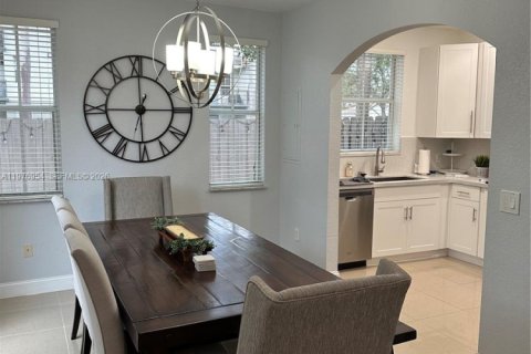 Touwnhouse à louer à Miramar, Floride: 4 chambres, 155.15 m2 № 2041026 - photo 8