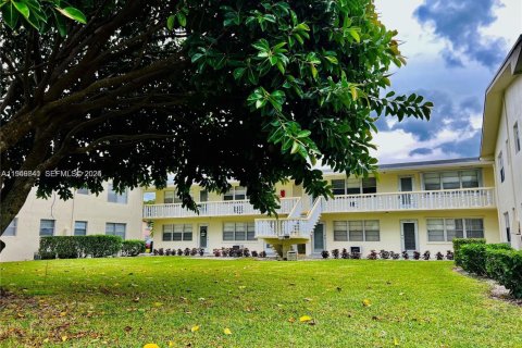 Кондоминиум с 1 спальней в Уэст-Палм-Бич, Флорида № 2008931